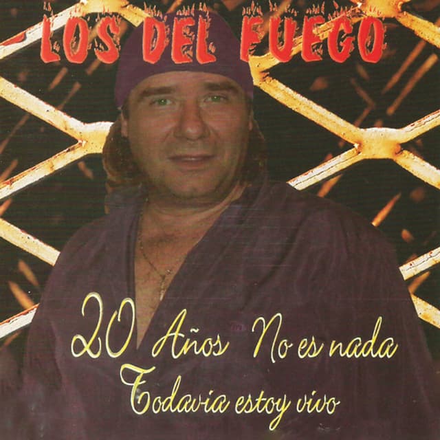 Album cover art for 20 Años No Es Nada Todavia Estoy Vivo