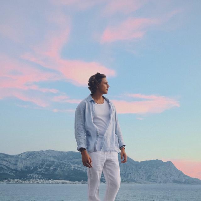 Album cover art for L'année prochaine