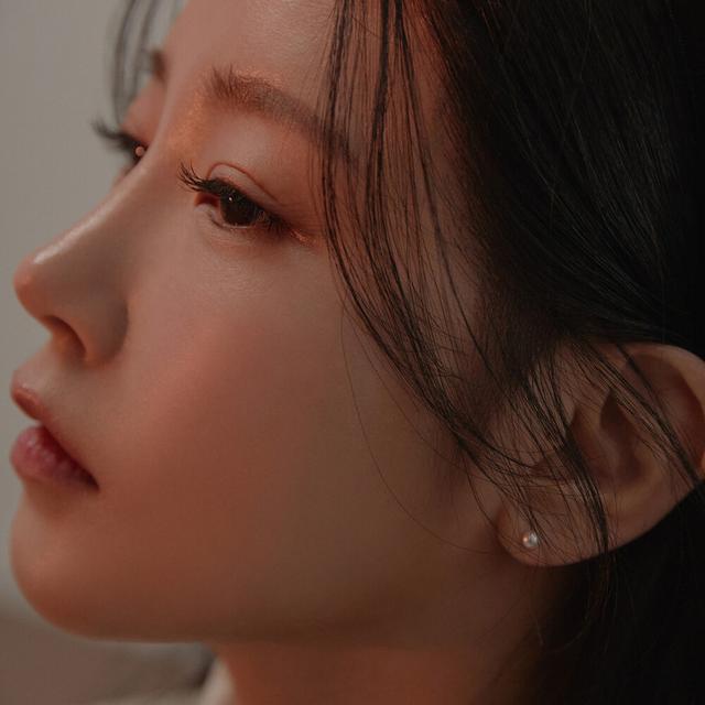 Album cover art for 인터뷰