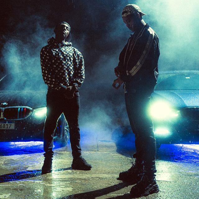 Album cover art for Vitória Dobrada