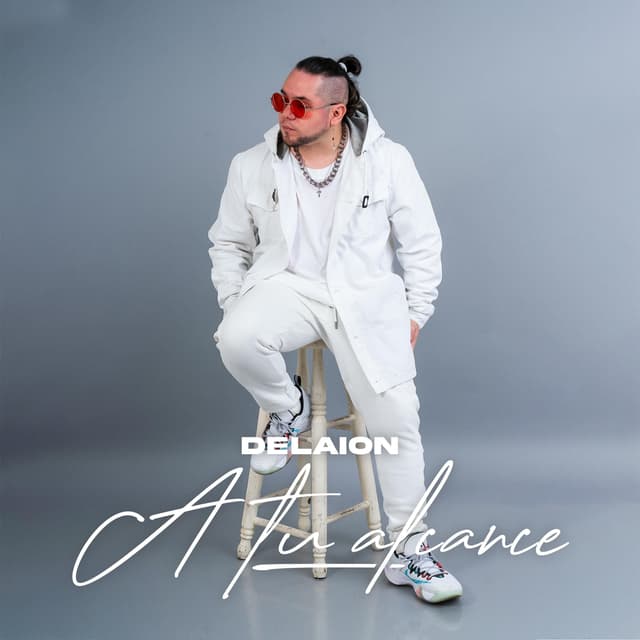 Album cover art for A Tu Alcance