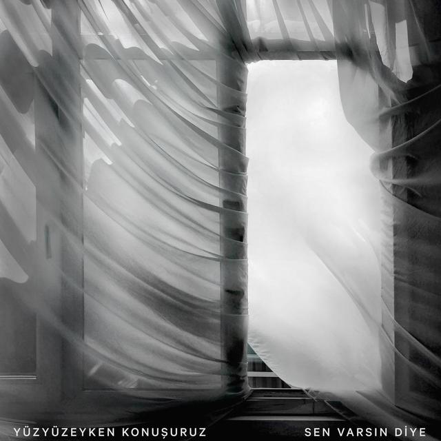 Album cover art for Sen Varsın Diye