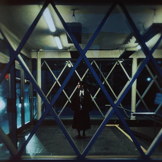 Album cover art for тут там