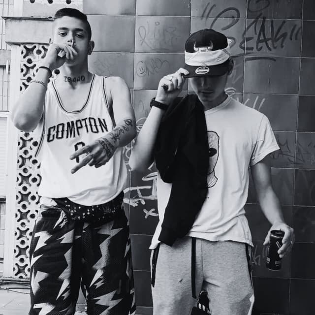 Album cover art for 440º