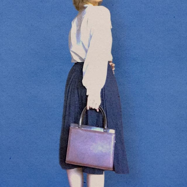 Album cover art for остаться здесь