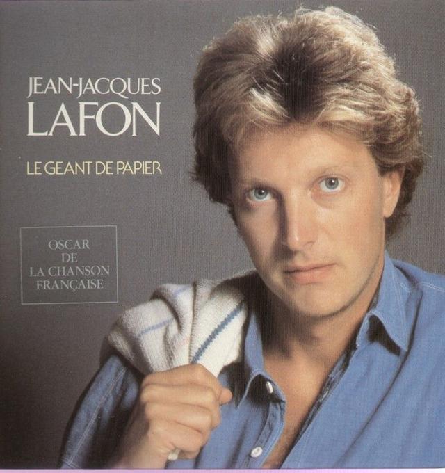 Album cover art for Le Géant de Papier