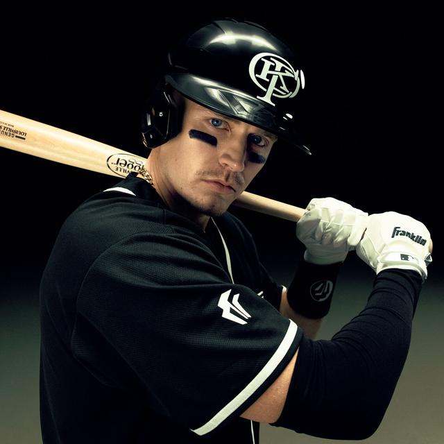 Album cover art for Aitous ei oo myynnissä