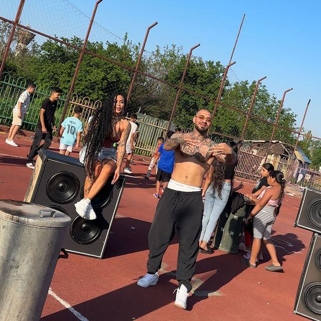 Album cover art for Arunca-ma La Lei