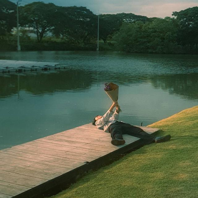 Album cover art for อาจจะยังน้า