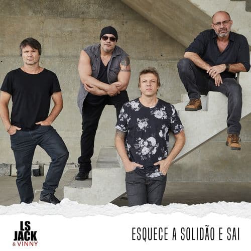 Album cover art for Esquece a Solidão e Sai