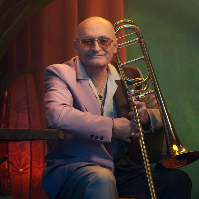 Album cover art for Sueño Alcanzado