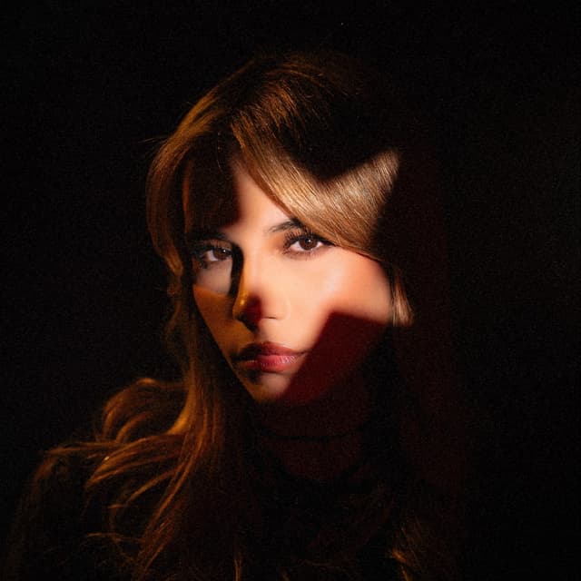 Album cover art for Hasta los cuernos de la luna