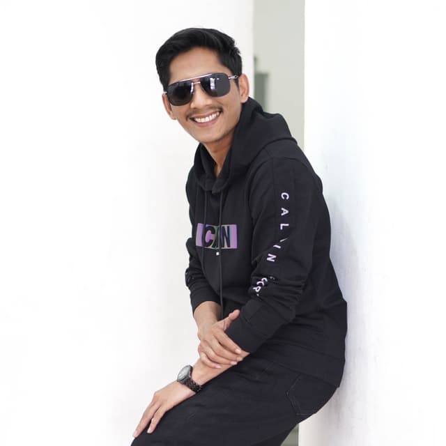 Album cover art for KEUNANGAN