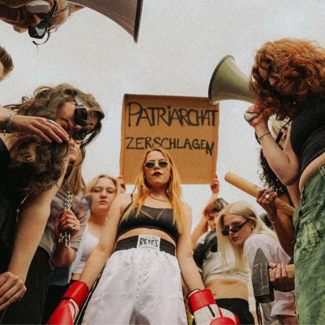 Album cover art for FRAU