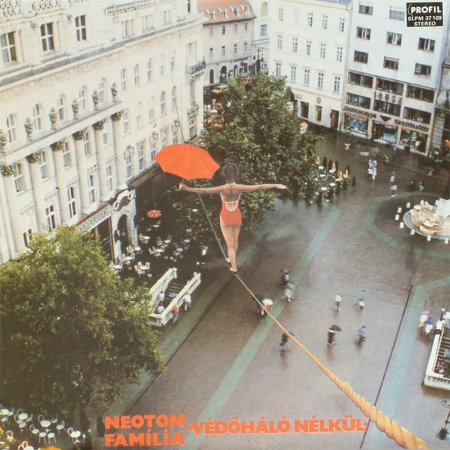 Album cover art for Védőháló Nélkül