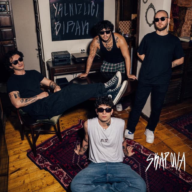Album cover art for yalnızlığı bırak