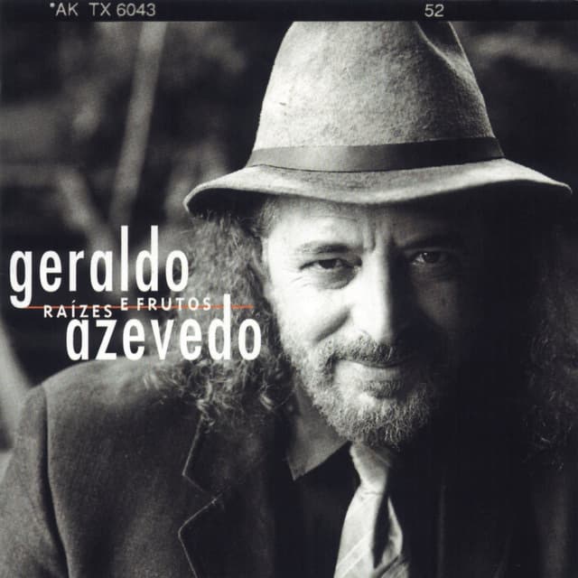 Album cover art for Raízes e Frutos