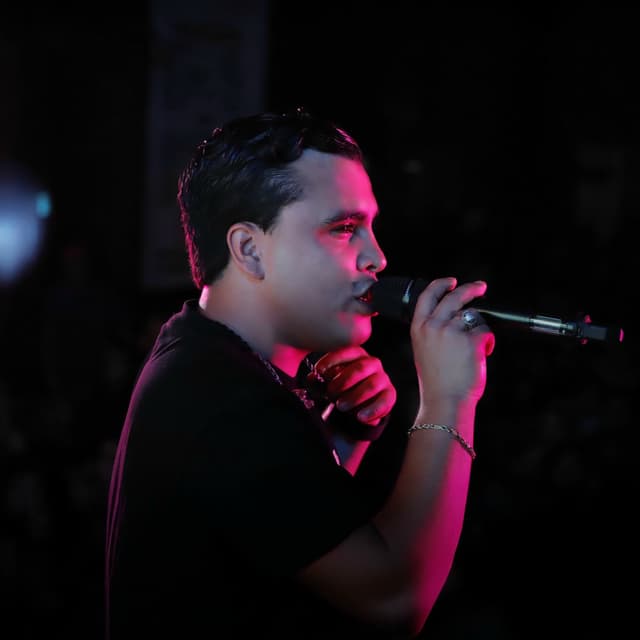 Album cover art for Linda Mujer