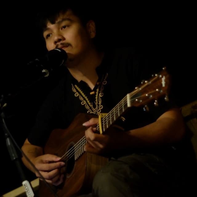 Album cover art for ผ่านวัยเยาว์