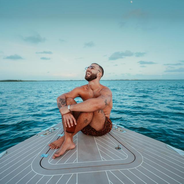 Album cover art for Mírame Ahora