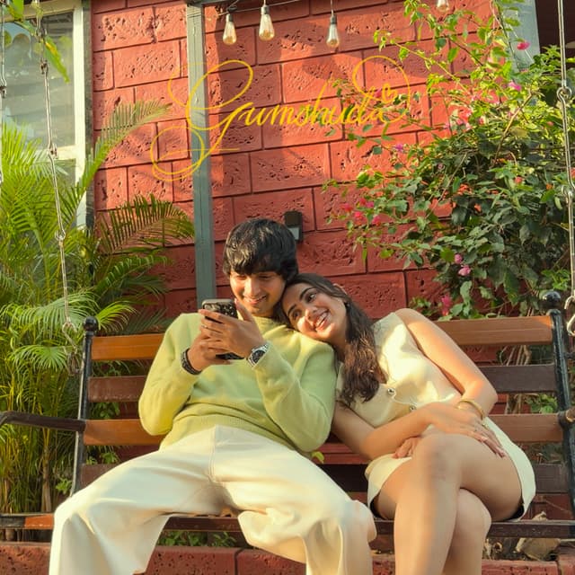 Album cover art for Gumshuda