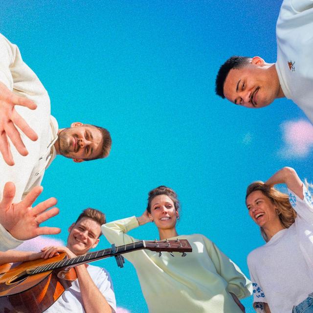 Album cover art for Au creux du rocher (Hymne Frat 2025)