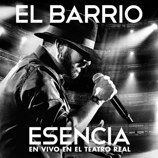Album cover art for Esencia (En Vivo en el Teatro Real)