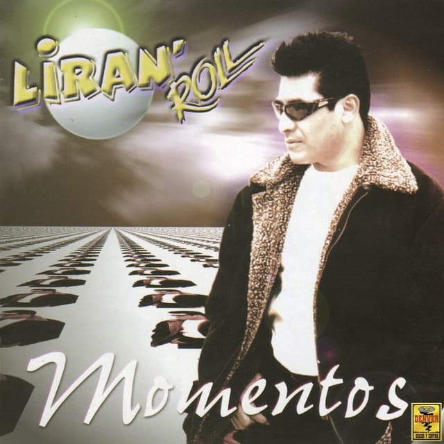Album cover art for Momentos