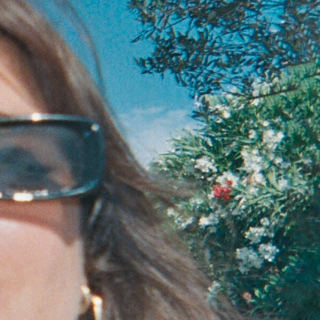 Album cover art for Laisse moi