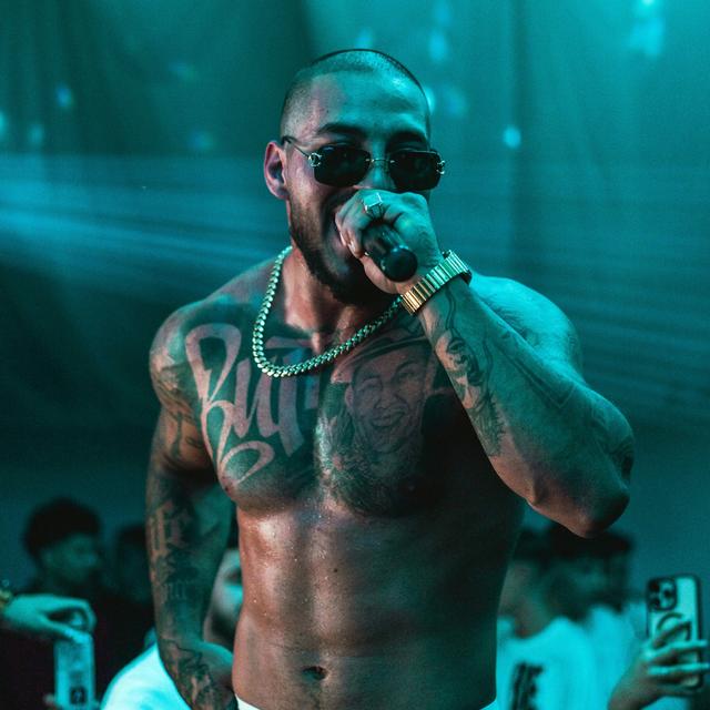 Album cover art for Vreau