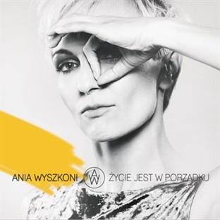 Album cover art for Zycie Jest W Porzadku